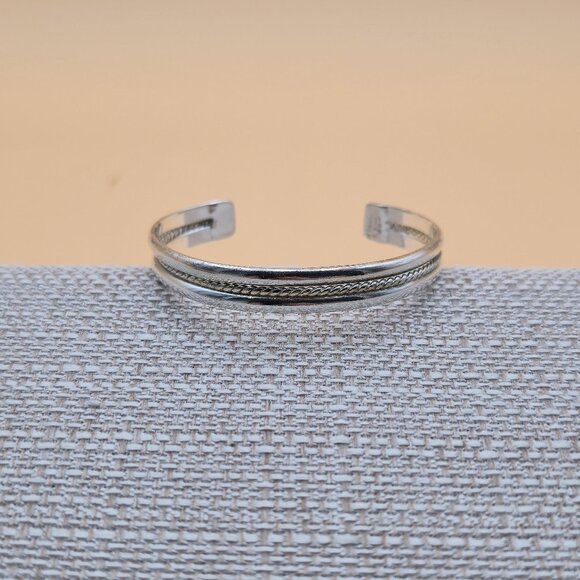 6 Inch Sterling Silver Center Braided Pattern Cuff Bracelet B574 - Picture 1 of 6